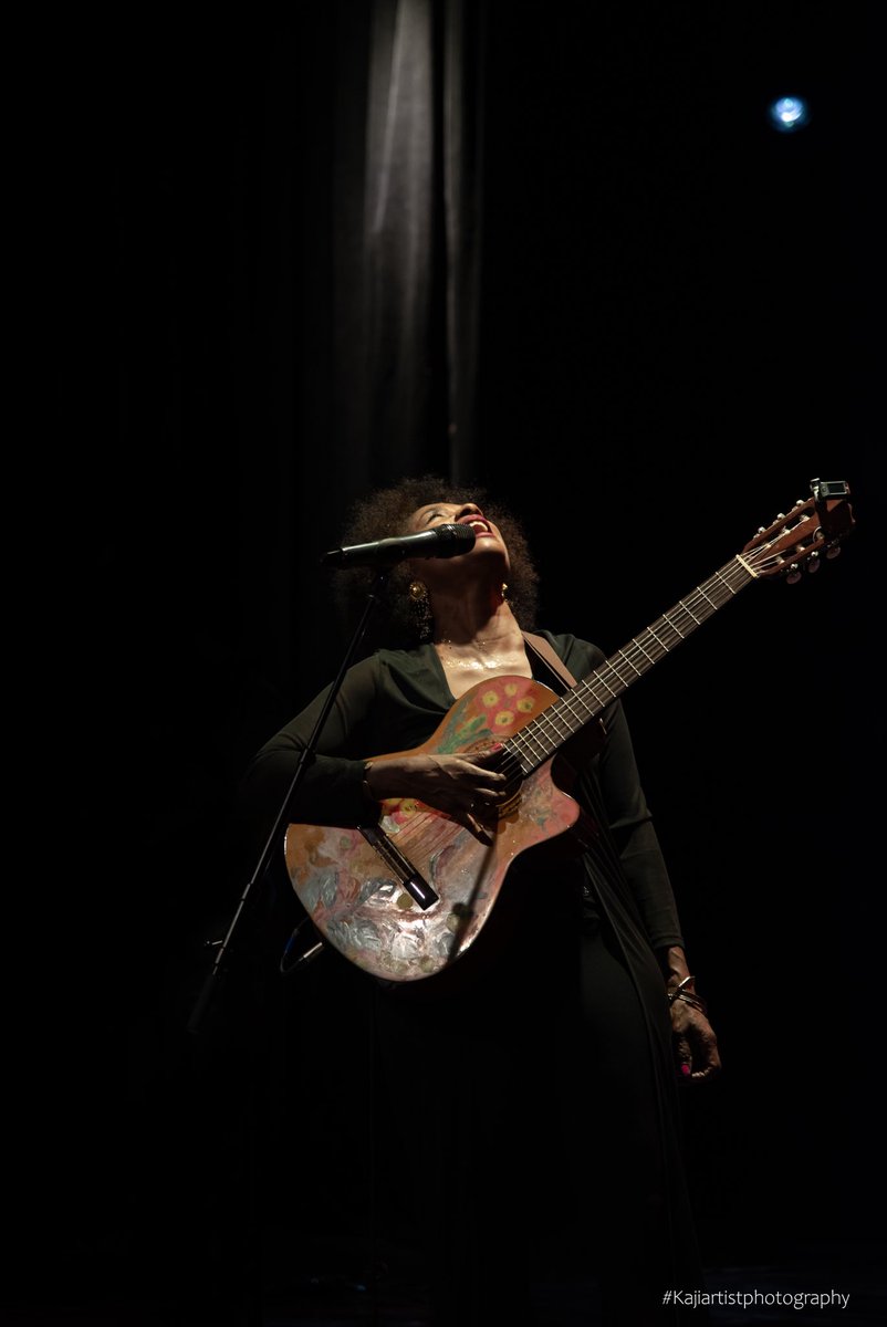 It’s to know that anything is possible …
C’est de savoir que tout est possible …
🔥🙏🏾💋❤️‍🔥😍 #divinesenaya #soûlkreôl #unique 
#ouvèchimonbondyé
 📸Kaji