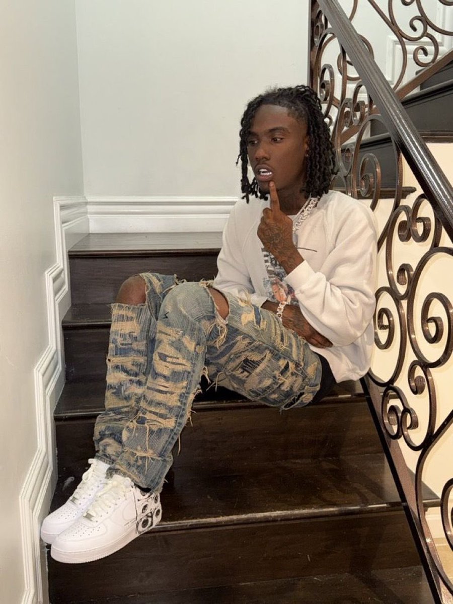 fitsgohard's tweet photo. Osamason wearing

AW05 Undercover “Arts &amp; Craft” 85 Denim ($4000) https://t.co/HTlTPIPzm4