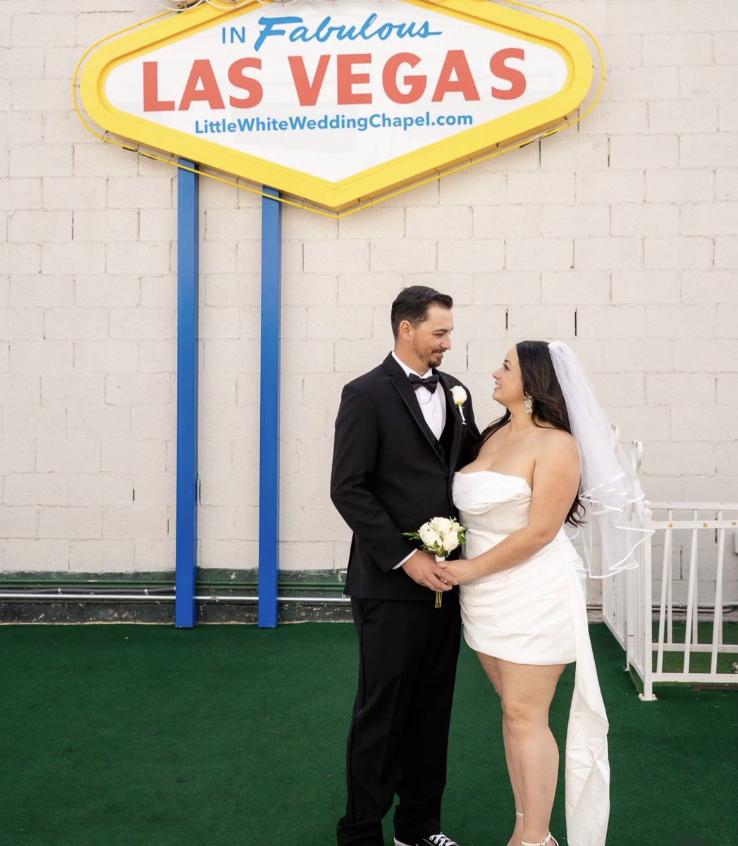 glamsquad702's tweet photo. 🫰🏽🫰🏽Natural makeup is to look more elegant🫰🏽🫰🏽

#VegasBride #VegasEvents #OnSetGlam
#HairAndMakeup #BeautyTeam #BridalBeauty
#VegasLite
#GlamSquad702
#GS702 https://t.co/lg7GQl6QNK