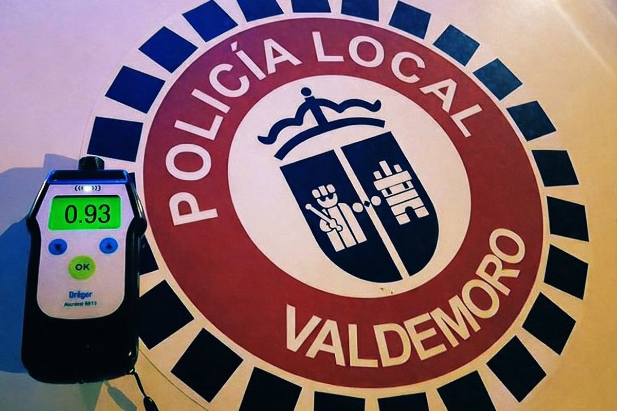 policiavaldmoro's tweet photo. 📆 #DomingoTarde
📍 #RdaComunidades
Conductor de turismo implicado en accidente de circulación.
Arroja una tasa de 0.93 mg/l en la prueba de alcoholemia.
🔗 Instrucción de atestado por delito contra la #SeguridadVial
#Valdemoro https://t.co/UsSc8uQ2td