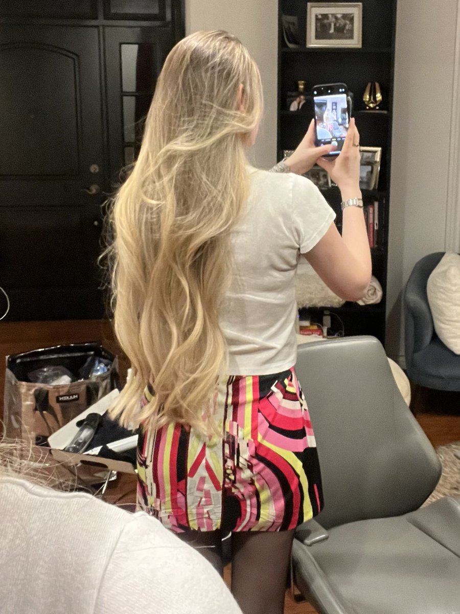 i’m blonde again 😩 everyone cheer!