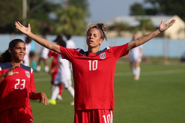 Cubanas vencen a Curazao en eliminatoria mundialista de #fútbol
Con un marcador holgado de 3-0 convencieron y gustaron en el estadio Antonio Maceo. #Cuba #DeporteCubano 
jit.cu/NewsDetails.as…