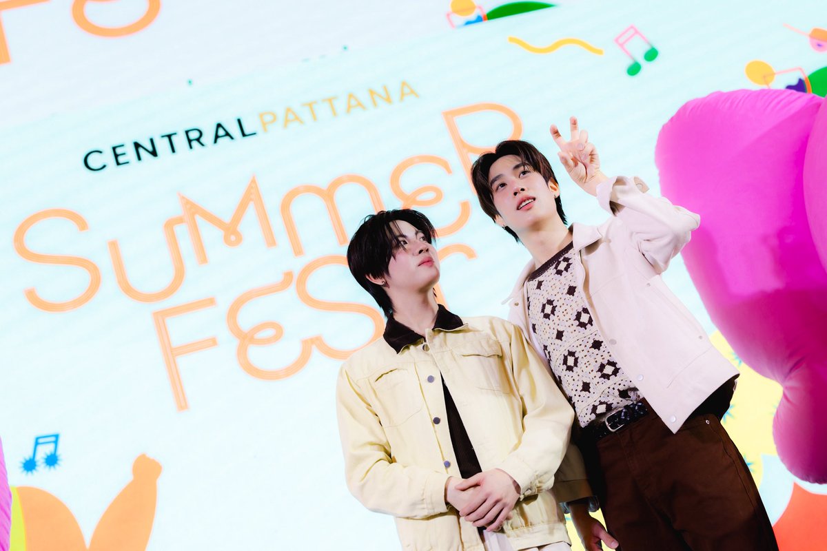 น่ารักจังคู่นี้ 💚🩷 

#CentralPattanaXKengNamping
#CentralPattanaXTleFirstone
#SummerFestAtCentral
#KengNamping
#TleFirstone
#CentralPattana