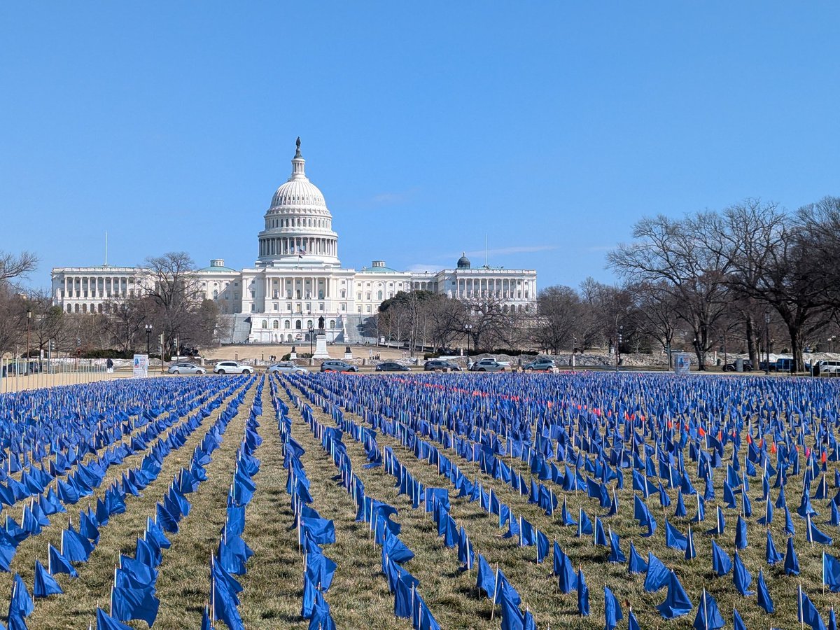 AmCollegeGastro's tweet photo. ACG joined @FightCRC yesterday for the United in Blue installation in Washington, DC. The 27,000+ flags represent people ⬇️ age 50 projected to be diagnosed with #colorectalcancer by 2030.

For info on getting screened: 
➡️ https://t.co/cWKFg6RfkH

#ColorectalCancerAwarenessMonth https://t.co/tgaPIXZXtS