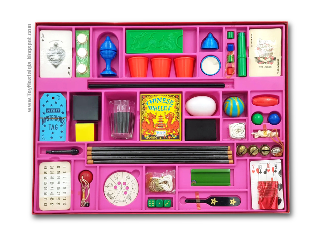 Toynostalgia's tweet image. El regalo de cumpleaños de aquel año fue "El" Juego de Magia. Se trataba de una caja enorme de unos 60 cm, mucho más grande que cualquier otro juego de magia que se vendiera por entonces...--&amp;gt;&amp;gt; toynostalgia.blogspot.com/2025/03/el-jue… 

#magic #magician #mago #illusion #magopop #magia