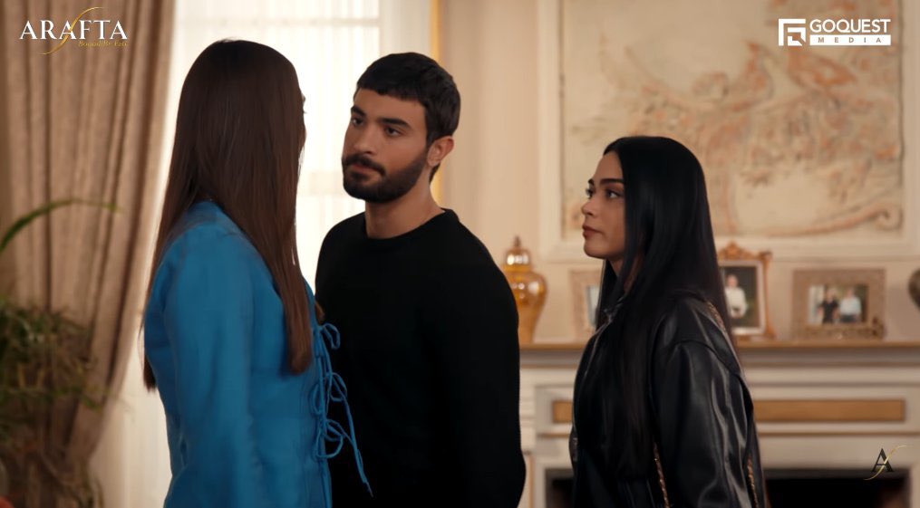 ana_ofdizis's tweet image. Eu perdi tudo o com o Cemal entrando na frente da Aslı e falando: Não se meta… Pra defender a Demet! Nosso casal viveee 🫴🏻 #Arafta #Cemet