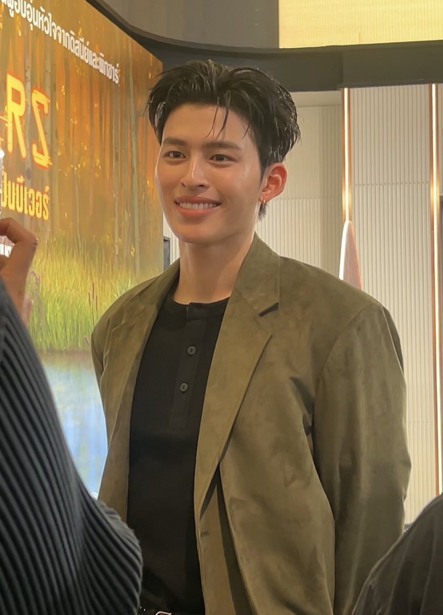 รีวิวเสียงปอนด์ บท ทอม กิ้งก่า อย่างลีนนน ใช้ช่องเสียงสูงๆเสถียรดีมาก แบบห้ะนี่ปอนด์เหรอ?! พากย์จังหวะโทนแบบนี้ไม่ธรรมดาา ทอมว่าฮาแล้ว เสียงยิ่งส่งความฮาไปอีก เข้ามาก ขำก๊ากกแบบจะตีคนข้างๆเลย😂 เก่งง <a href="/ppnaravit/">ppnaravit</a> ภูมิใจแทนแฟนๆ
#HoppersTHxPond #ppnaravit #HoppersTH