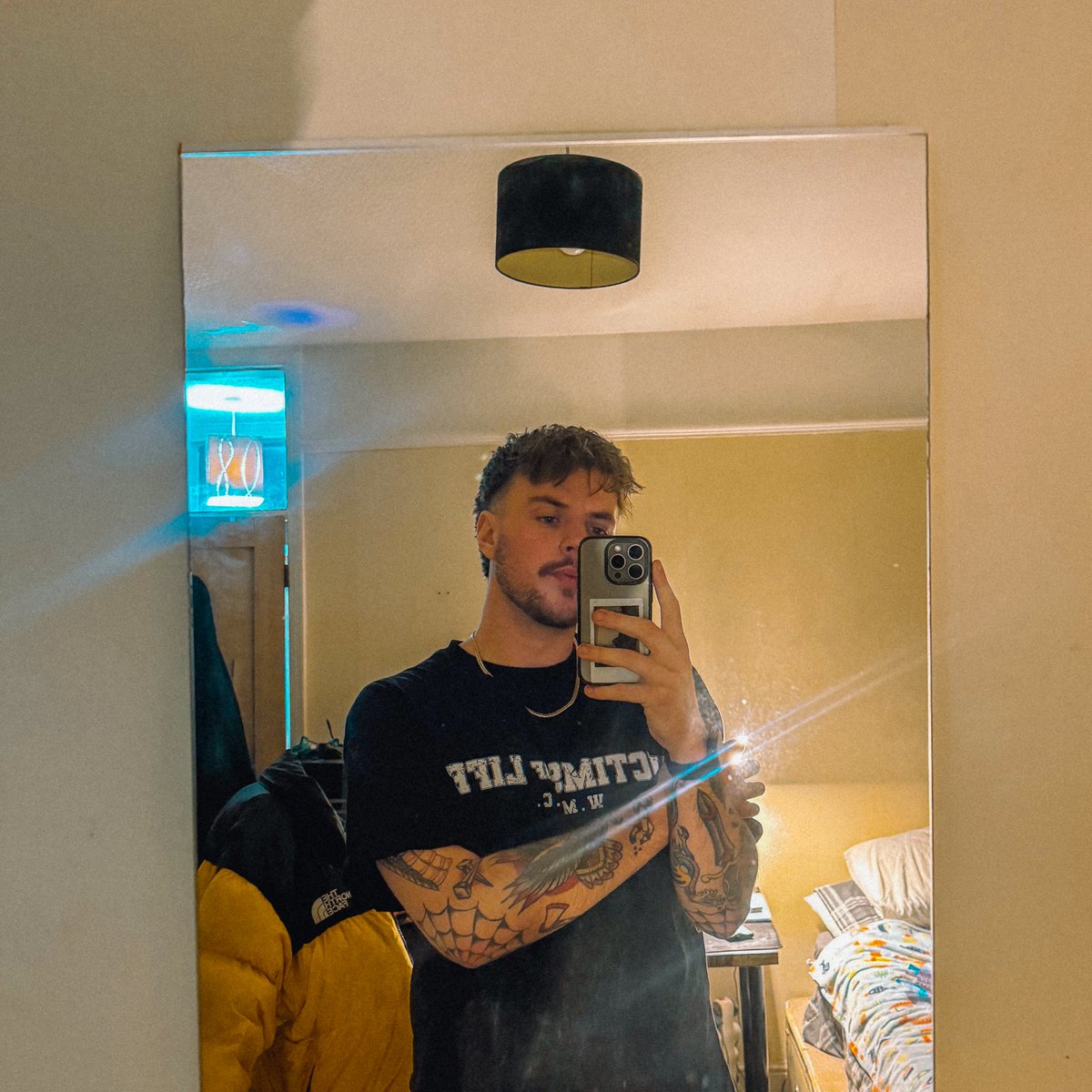 life update; 

sacked off postie job, start a new job tomorrow, officially self employed, which means I can accept all and any photo / video work opportunities, which is sick. 

It’s a big risk but it’s a risk I need to take, otherwise I’ll look back and regret not doing it. ✌️