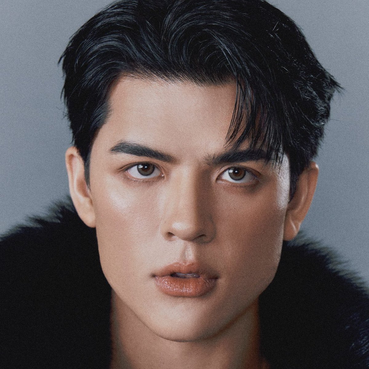 ไทยถิ่นเหนือชาติพันธุ์ไทลื้อ
ไทยถิ่นกรุงเทพ
ไทยถิ่นใต้ 

ให้โลกรู้ ว่าเมืองไทยมีดีของจริง 😭🙏