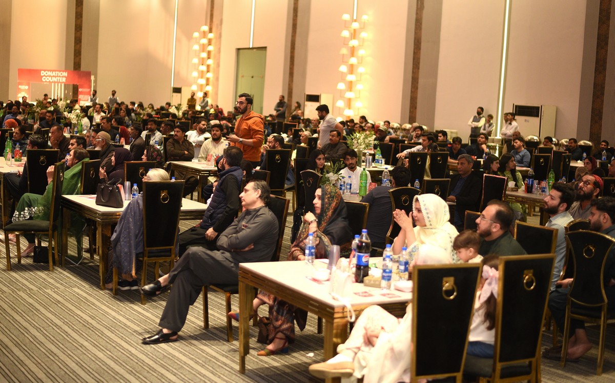 SKMCH's tweet photo. Glimpses from Shaukat Khanum Iftar Dinner held in Gujranwala.  

To calculate and give your Zakat, visit 👉 https://t.co/YpLpe8u8eq #SKMCH 

#ZakatSeZindagi #YourZakatHelpsDefeatCancer https://t.co/TkoJgi2MSP