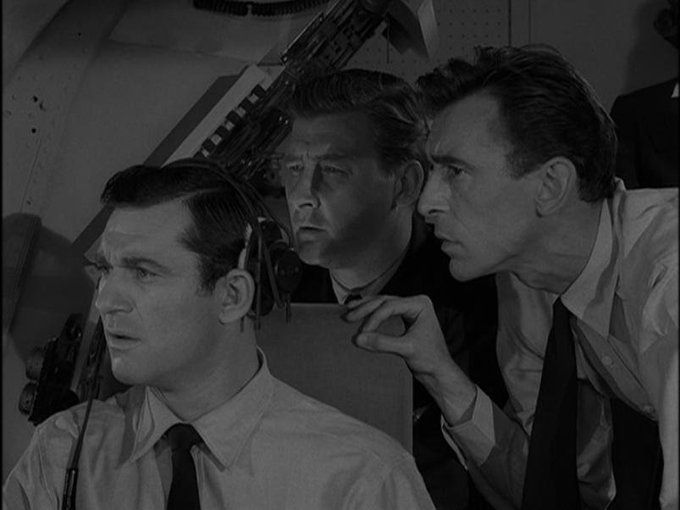 TheNightGallery's tweet photo. "The New York World's Fair? That means we're in ... "

"1939. We came back, but we didn't come back far enough."

#S2E18

Twilight Zone's "The Odyssey of Flight 33" https://t.co/4rYoRQfJO7
