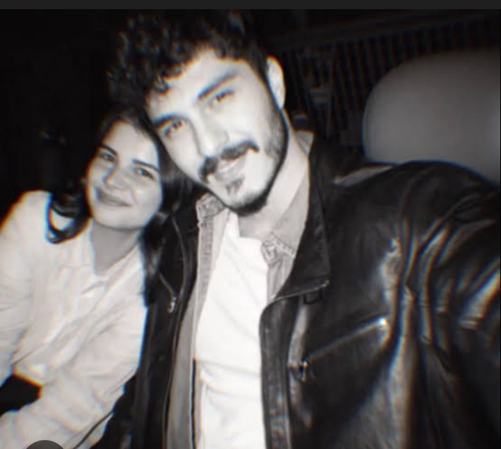 zelyus7777's tweet photo. Evet dizi bitti #Zelyus sahne çekimleri bitti sadece Enes ve Doğa'nın diziye veda postu haa bide son bir partner fotosu kaldı hadi bakalım hayırlısı #DoğaBayram #EnesKoçak #Sahipsizler https://t.co/8vP5PAF9Qx