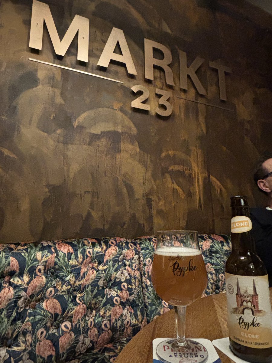 Broekhof28's tweet photo. Dinner date with the old man @martinbroekhof13 . @markt23sneek . Change can be a good thing. https://t.co/tDthJBfatG