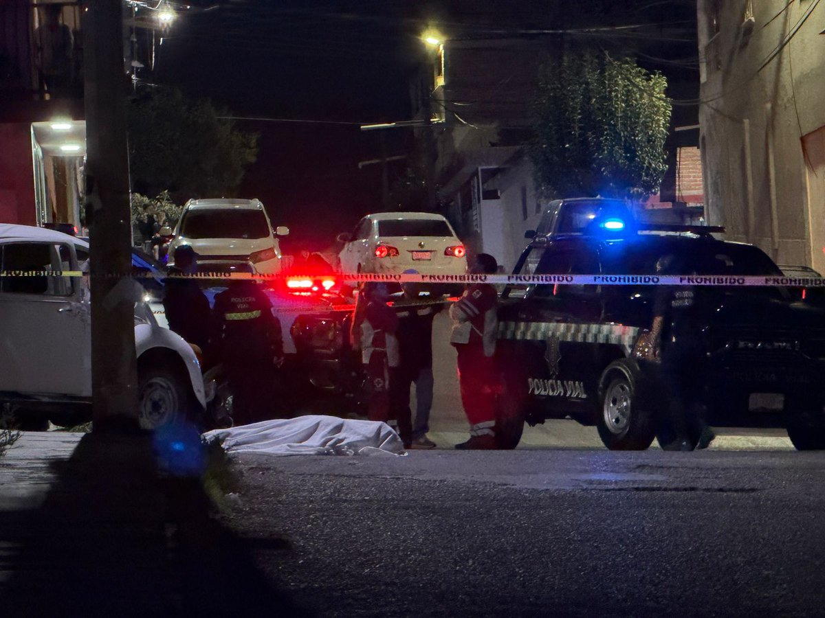 Choca al sufrir infarto y muere en la Felipe Ángeles acortar.link/I4b7vy