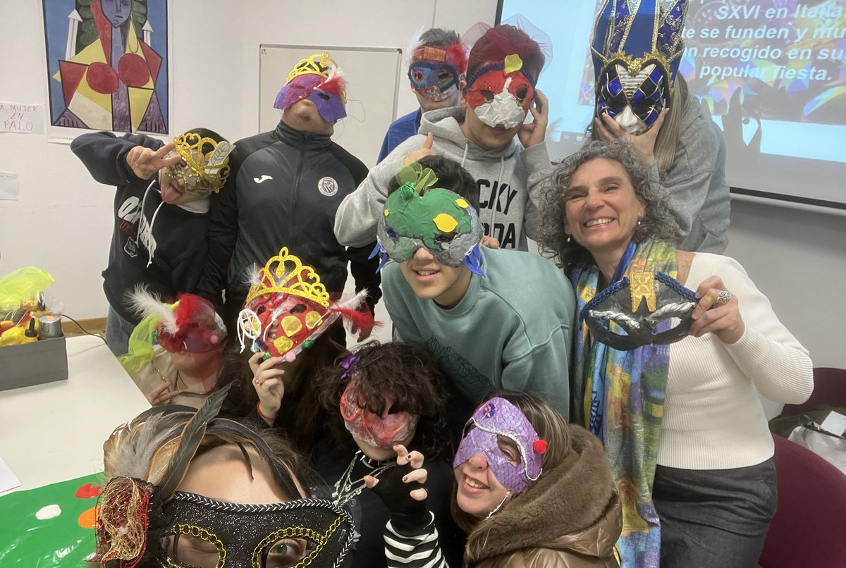 Título Propio TAEC UMA tweet media