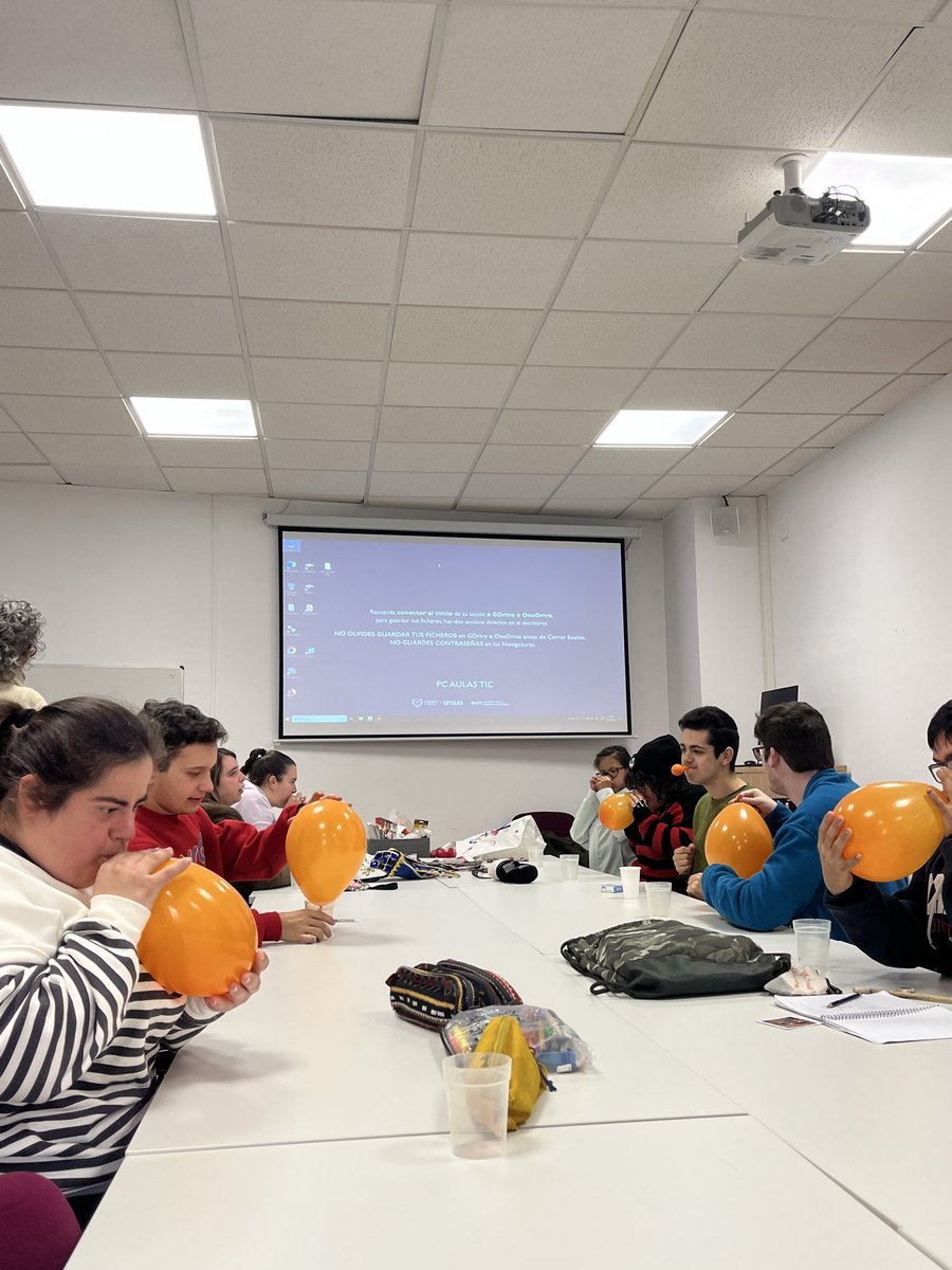 Título Propio TAEC UMA tweet media