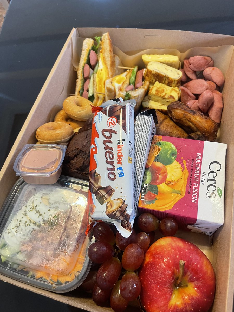 Ddscuisine's tweet photo. Happy New Month everyone! 
We are available all week to meet your culinary needs!
We are just a dm away!
Get someone any of our food gift boxes starting from GHC350 only!
Dm, call or WhatsApp 0558415732 https://t.co/qtgAN35mpv