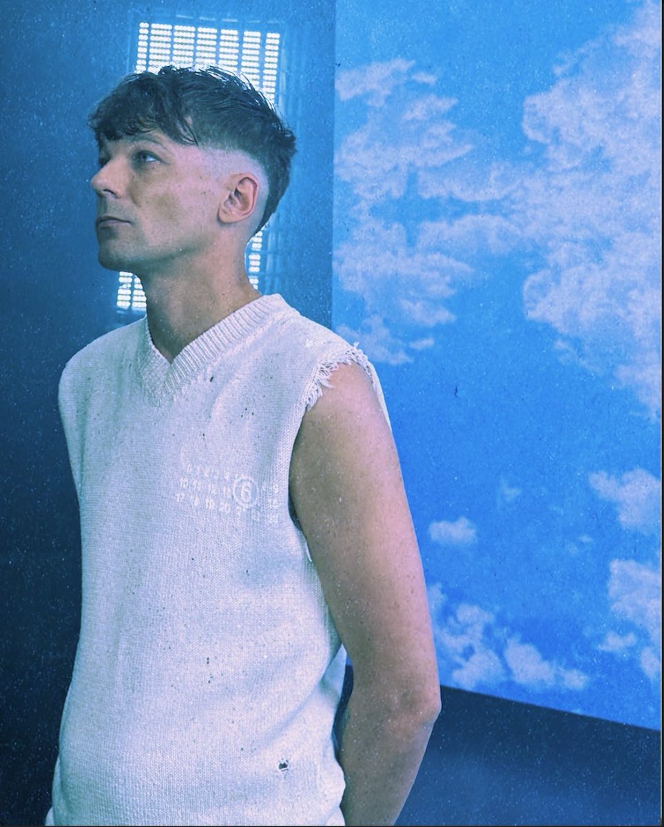 slovesflowers's tweet photo. Itβs almost like they coordinate their launches and postsβ¦ π
But you, nevermind, of course not, cause you know, mortal enemies and all that. π€
#larry
#larrywho
#louisandharry https://t.co/7XbLTGysIm