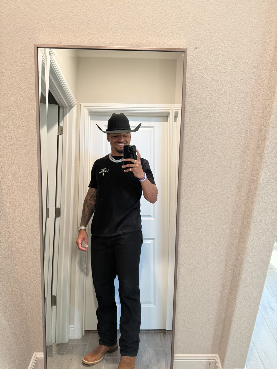 Tylan Wallace tweet media