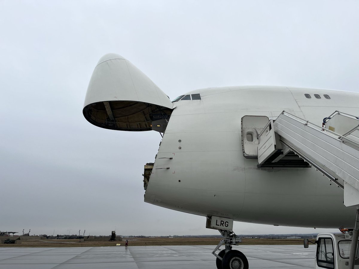 Siguiendo con la coña. Y ahora como llego yo allí arriba a “tocar” los pitots esos??? 🤔🤣 porque algunos me quieren enseñar a hacer una prevuelo…. 🤷🏻‍♂️