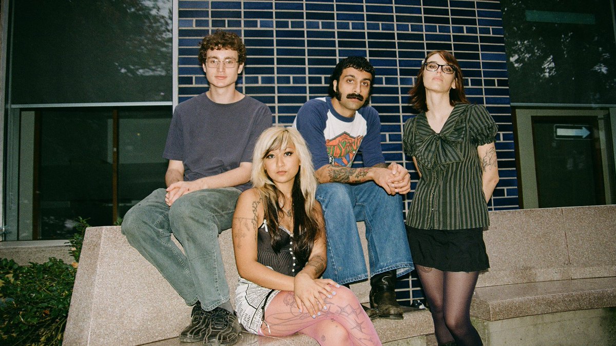 ninaprotocol's tweet photo. The Toronto band cootie catcher started out as a lo-fi two-piece balancing twee charm with leftfield production splay. Since those beginnings, back in 2021, the band has ballooned into a quartet and honed a whimsical version of indietronica. https://t.co/NDj3e7LIbt
