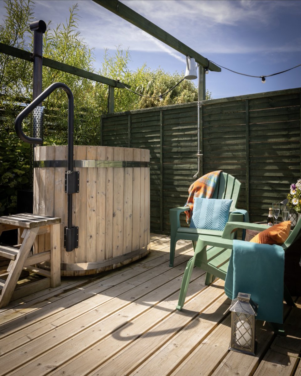 IloveDoolin's tweet image. #MemberMonday  ✨ Wild Meadow Huts 💚

Anne and Conor are the owners of Wild Meadow. With over 34 years of experience in the tourism industry in Doolin including a successful seafood restaurant and B&amp;amp;B.

We reopen on April 3rd for the 2026 season. wildmeadowhuts.ie.