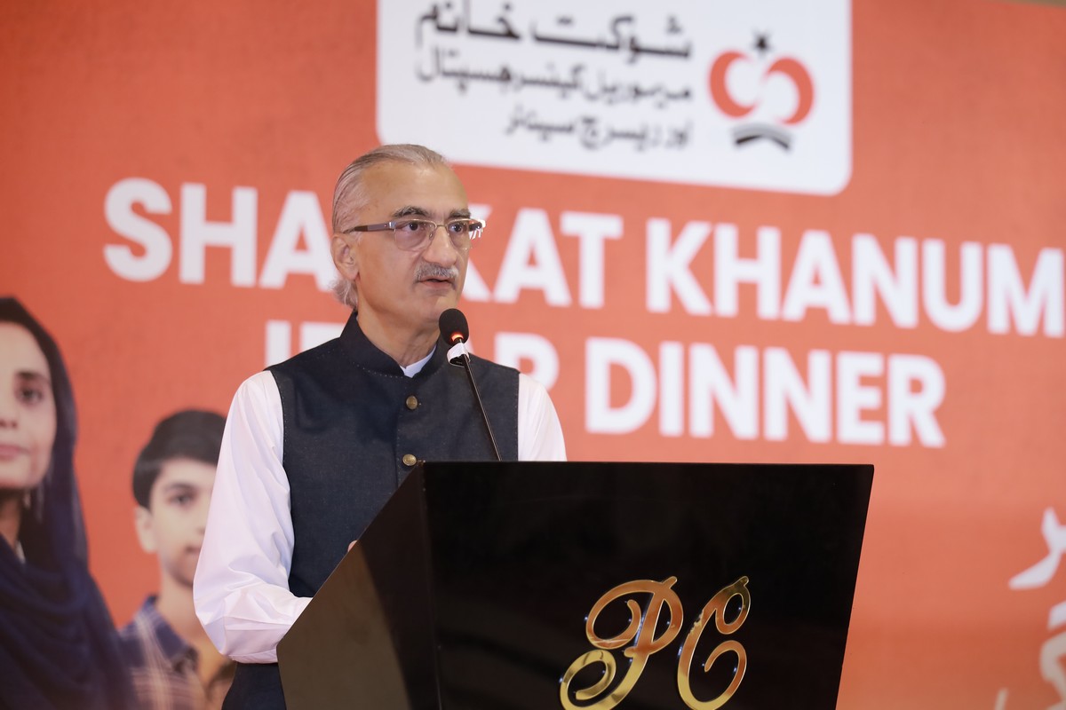 SKMCH's tweet photo. Glimpses from Shaukat Khanum Iftar Dinner held in Karachi.  

To calculate and give your Zakat, visit 👉 https://t.co/YpLpe8tAoS #SKMCH 

#ZakatSeZindagi #YourZakatHelpsDefeatCancer @mayaali07 https://t.co/QQxovlWKP4