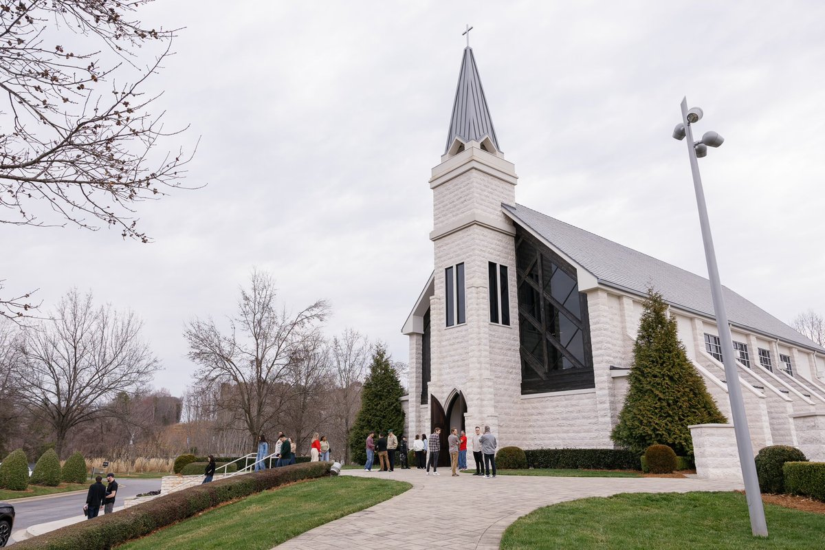 Free Chapel tweet media