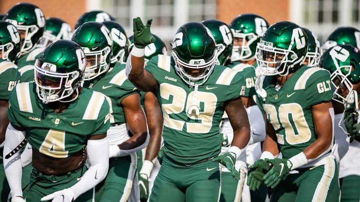 What God has for me is for me 💚 Blessed to receive my 14th D1 offer from Charlotte🟢⚪️Thank you <a href="/Coach_Cab/">Victor Cabral</a> for the opportunity!
#AGTG🙏🏾✝️ #49ers

<a href="/CharlotteFTBL/">Charlotte Football</a> 
<a href="/Cairo_Football/">Cairo Football</a> 
<a href="/Coach_WRC/">Will Christopher</a> 
<a href="/CDanColeman/">Daniel Coleman</a> 
<a href="/RecruitGeorgia/">Recruit Georgia</a>