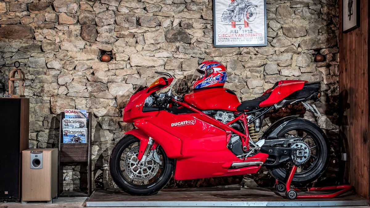 Thomas, le mec qui parle tjrs de moto là tweet media