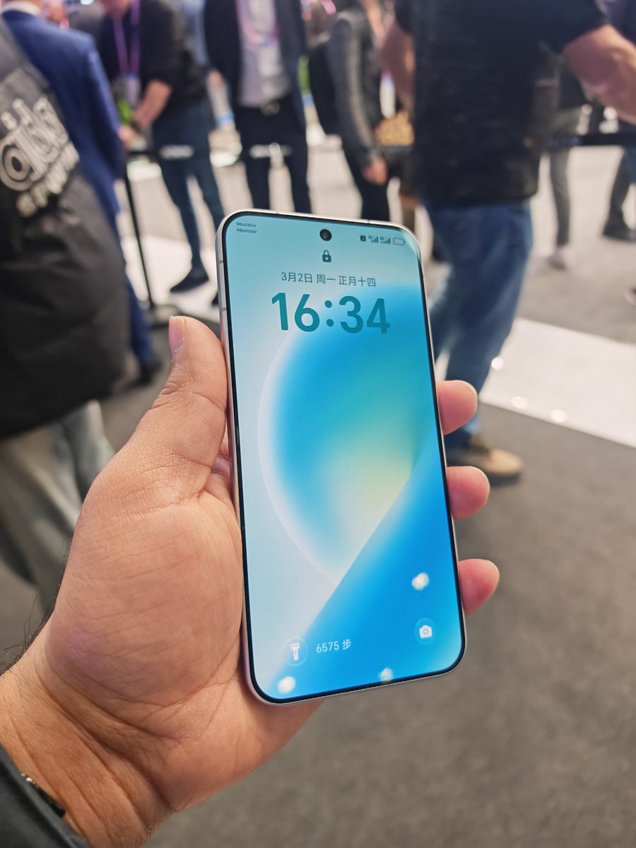 NexToWeb's tweet photo. HONOR Magic 8 Pro Air
#HONOR #HONORMagic8ProAir #HONORMWC2026 https://t.co/Fqs4t61sGI