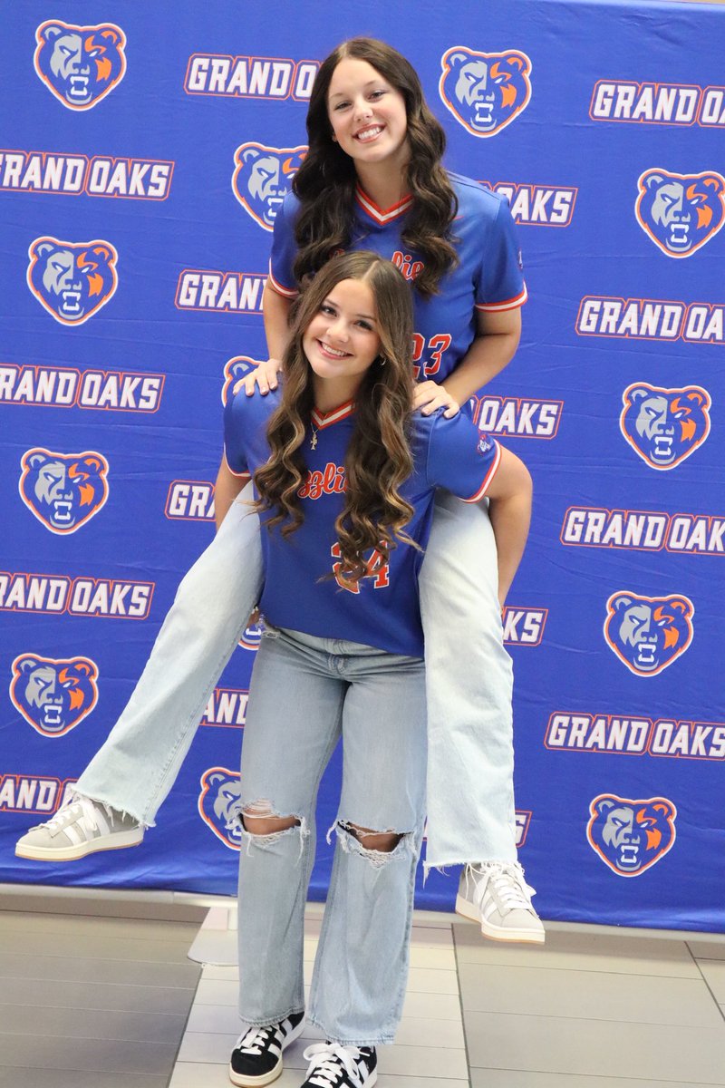 caydenbailey28's tweet photo. Grizzly media day π» π§‘ π #gogrizz #gohs #softball #mediaday https://t.co/F3NKiHCAbB