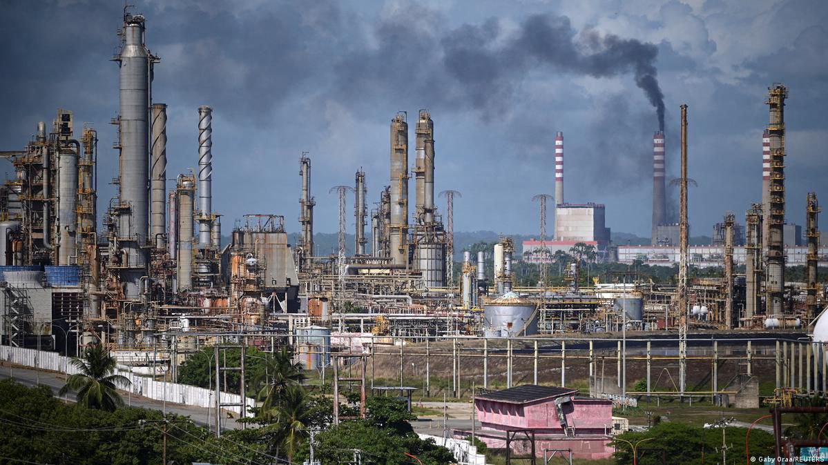maralegon817's tweet photo. Venezuela espera ingresos fiscales históricos gracias al petróleo y la recaudación.

#BBB26 
#BBMzansiS6 
#bbvipks4 
#amici25 https://t.co/cR1roQvnZ9