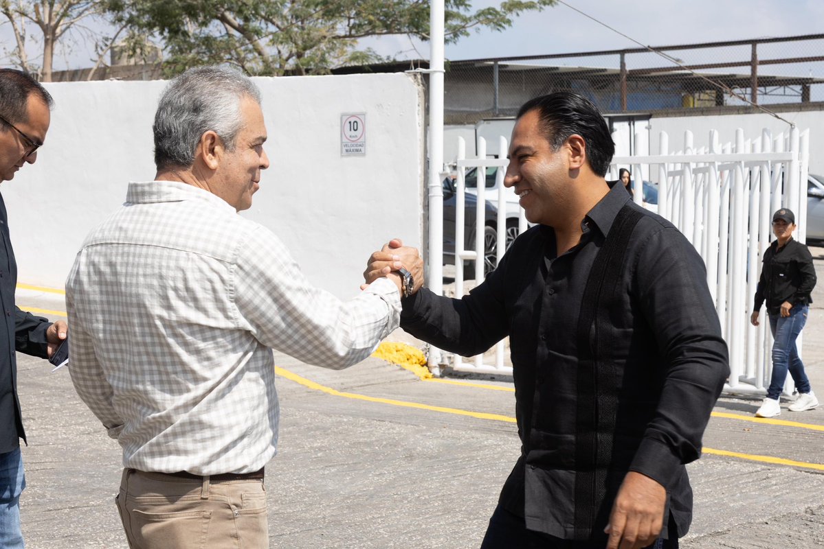 Asistí a la inauguración de la nueva línea de producción de ALBASUR, una empresa dedicada al comercio de alimentos balanceados para animales de granja. Me da mucho gusto que las empresas expandan su producción porque esto es símbolo de progreso. 

La creación de nuevos empleos