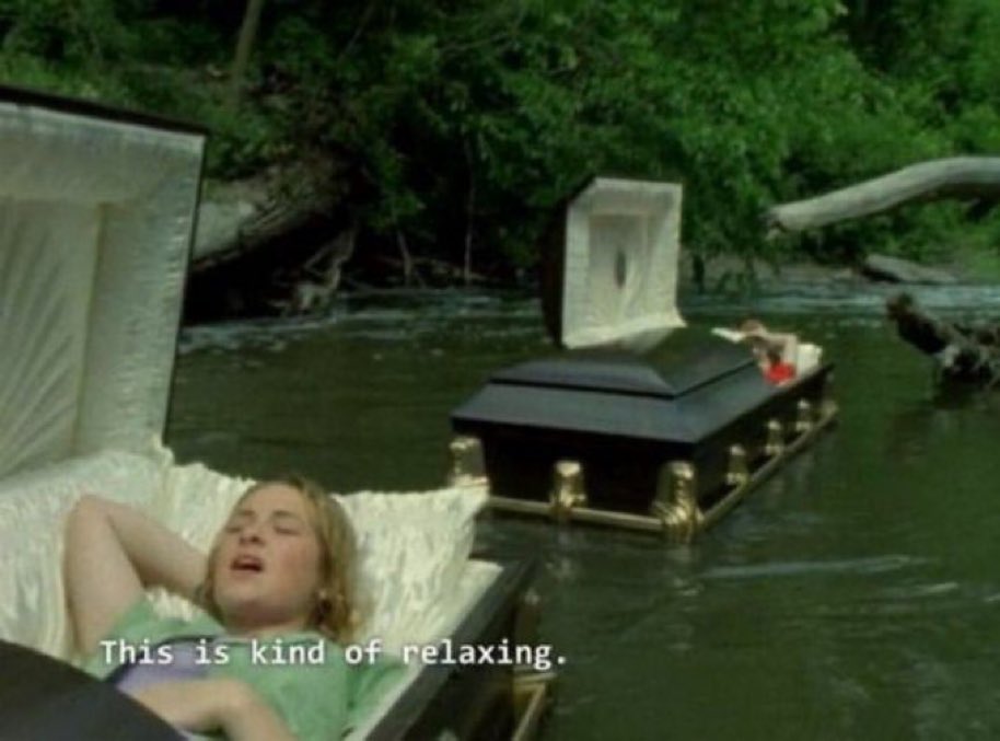 𝐭𝐡𝐞 𝐯𝐚𝐦𝐩𝐢𝐫𝐚 𝐬𝐡𝐨𝐰 🪦 (@horrorsthetics) on Twitter photo 