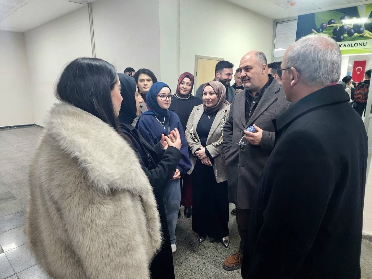 akkadingiresun's tweet photo. Giresun Üniversitesi – ÜniAk İftarı
Ramazanın 12. gününde; Rektörümüz Prof. Dr. Yılmaz Can, İl Başkanımız Mete Bahadır Yılmaz, Esat Ayyıldız ve İl Gençlik Kolları Başkanımız Halil Karaca ile iftarımızı açtık. 
Birlik ve beraberliğimiz daim olsun. 🌙🤲 https://t.co/SxgTmPOFvC