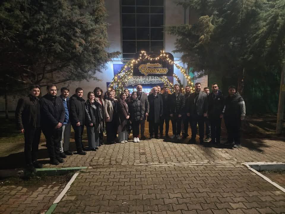 akkadingiresun's tweet photo. Giresun Üniversitesi – ÜniAk İftarı
Ramazanın 12. gününde; Rektörümüz Prof. Dr. Yılmaz Can, İl Başkanımız Mete Bahadır Yılmaz, Esat Ayyıldız ve İl Gençlik Kolları Başkanımız Halil Karaca ile iftarımızı açtık. 
Birlik ve beraberliğimiz daim olsun. 🌙🤲 https://t.co/SxgTmPOFvC