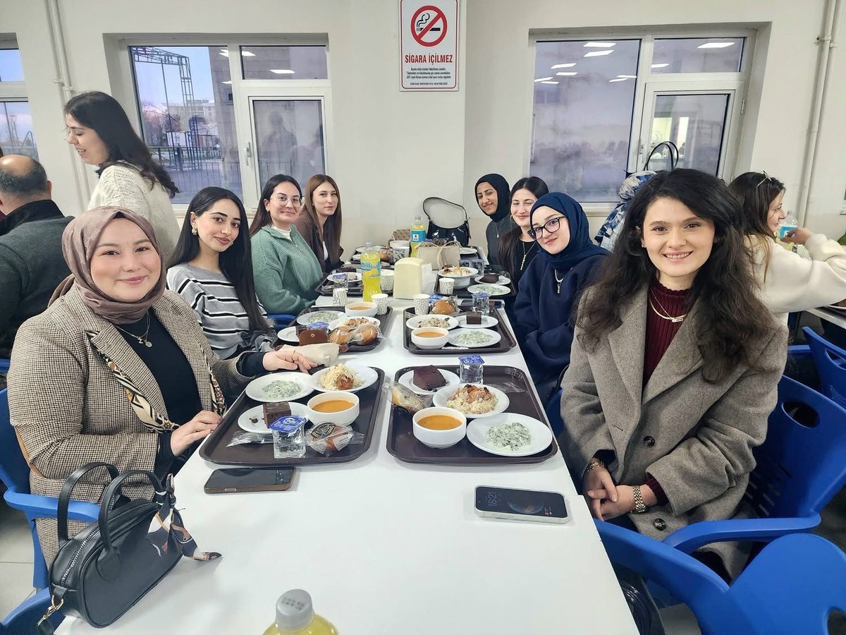 akkadingiresun's tweet photo. Giresun Üniversitesi – ÜniAk İftarı
Ramazanın 12. gününde; Rektörümüz Prof. Dr. Yılmaz Can, İl Başkanımız Mete Bahadır Yılmaz, Esat Ayyıldız ve İl Gençlik Kolları Başkanımız Halil Karaca ile iftarımızı açtık. 
Birlik ve beraberliğimiz daim olsun. 🌙🤲 https://t.co/SxgTmPOFvC