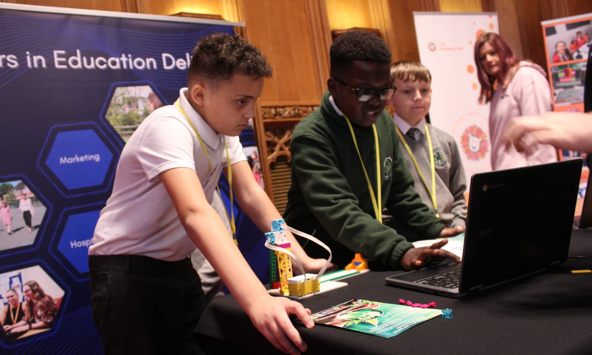 LEO Academy Trust tweet media