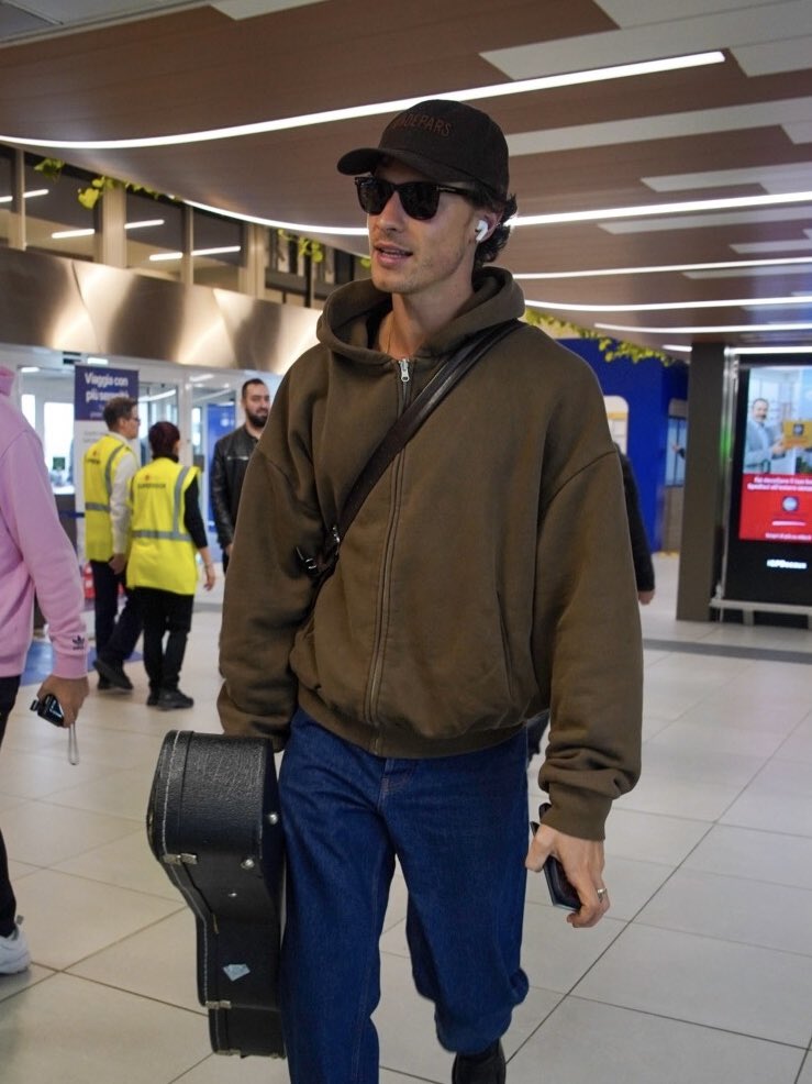 Shawn Updates tweet media