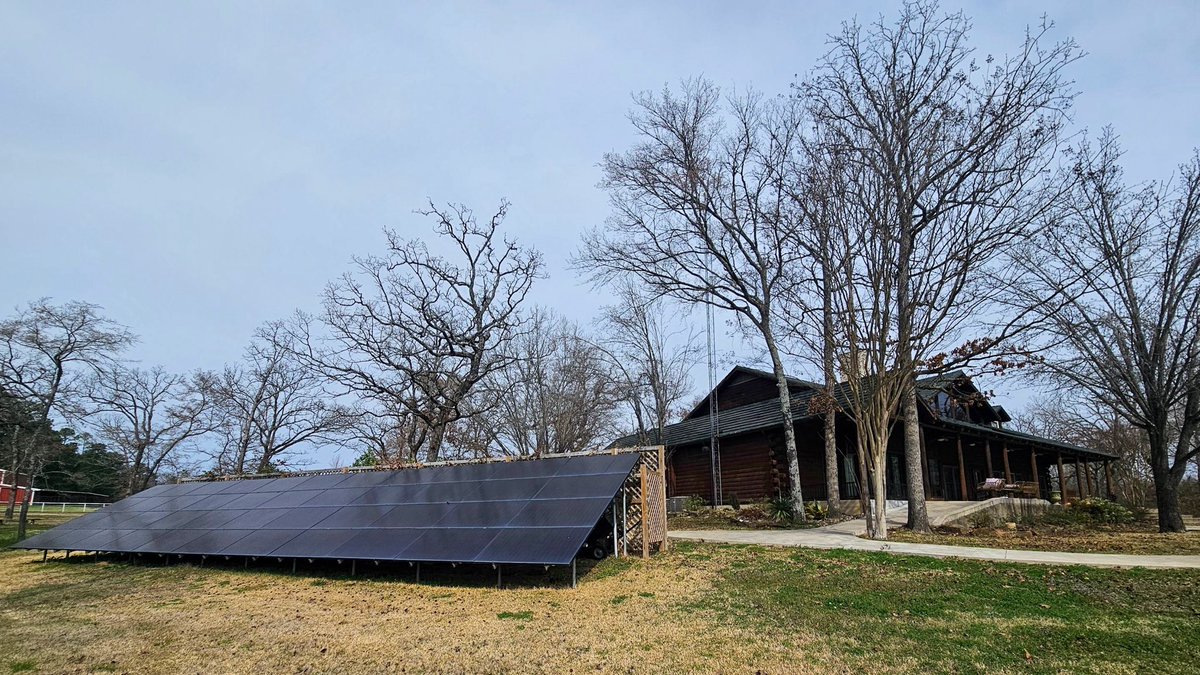 GoodFaithEnergy's tweet image. Check out this beautiful ground-mount solar system we completed on a stunning property in Grand Saline, Texas ☀️

Clean energy, open land, and off-grid freedom done right.

#Texas #Solar #OffGrid #SolarPanels #GroundMount #GrandSaline