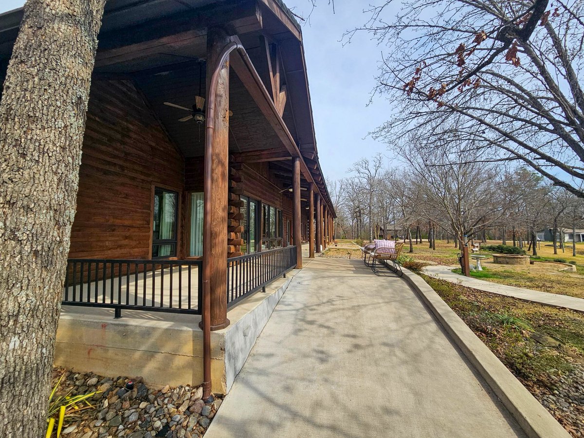 GoodFaithEnergy's tweet image. Check out this beautiful ground-mount solar system we completed on a stunning property in Grand Saline, Texas ☀️

Clean energy, open land, and off-grid freedom done right.

#Texas #Solar #OffGrid #SolarPanels #GroundMount #GrandSaline