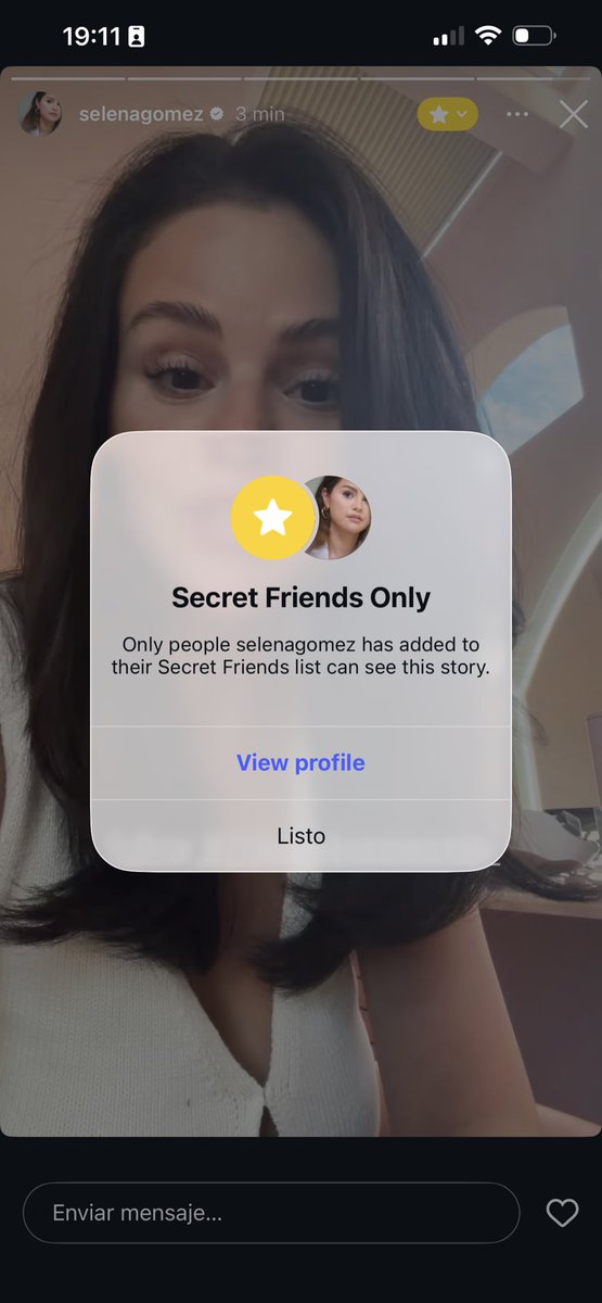goodnesgomez's tweet photo. selena m agrego a su close friends,solo somos yo y 400 millones d personas más 😛 https://t.co/p1tC1fYd41