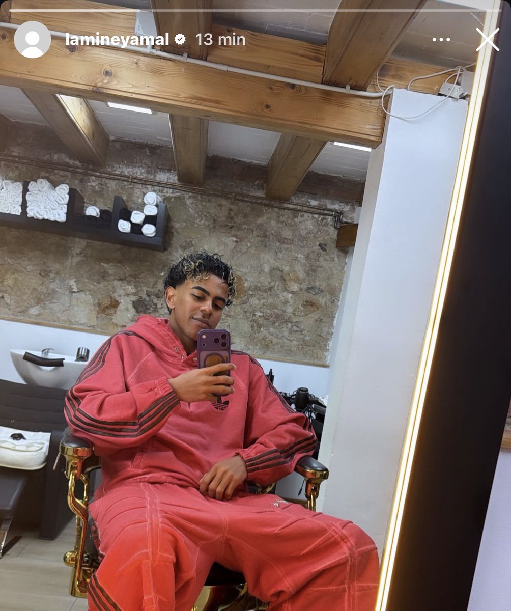 GxlDePaulinho's tweet photo. Nuevo corte de pelo para una noche histórica.

CALMA. https://t.co/9EPU5GXMfa