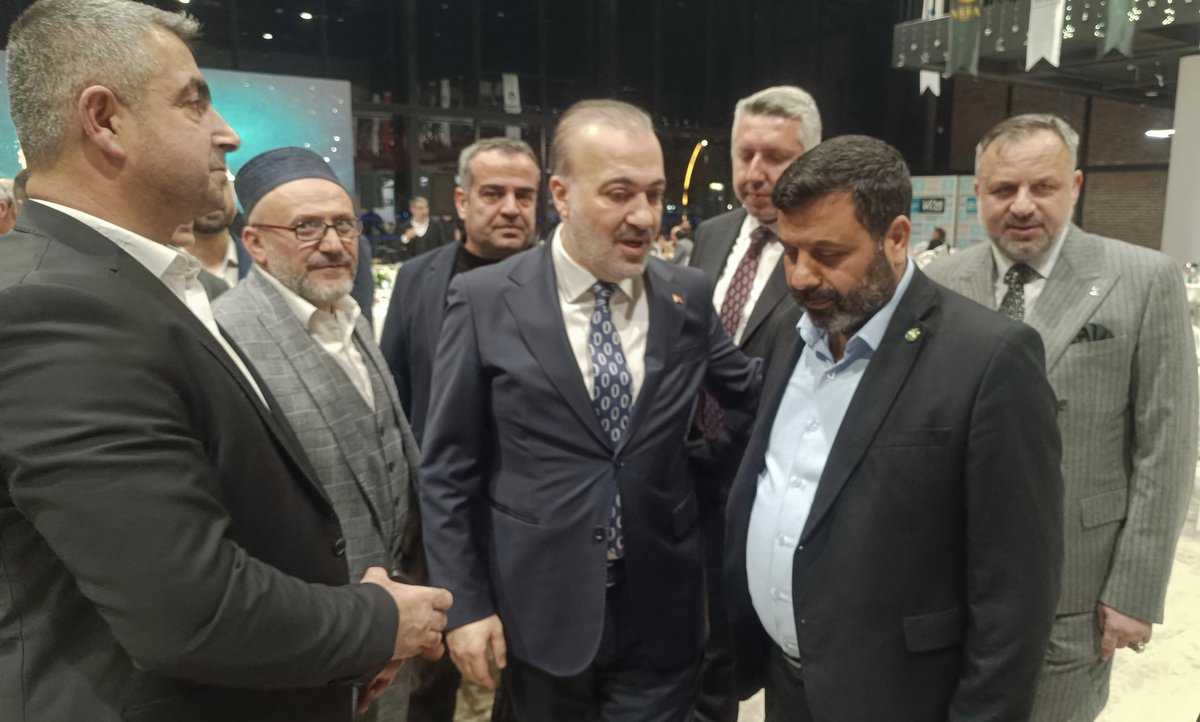 İl Başkanımız Ali Çiftçioğlu ve ilçe başkanlarımız, Kocaeli Kent Konseyi tarafından düzenlenen iftar programına iştirak ettiler.

Nazik davetleri ve misafirperverlikleri için Kent Konseyi yönetimine ve emeği geçen herkese teşekkür ediyoruz.