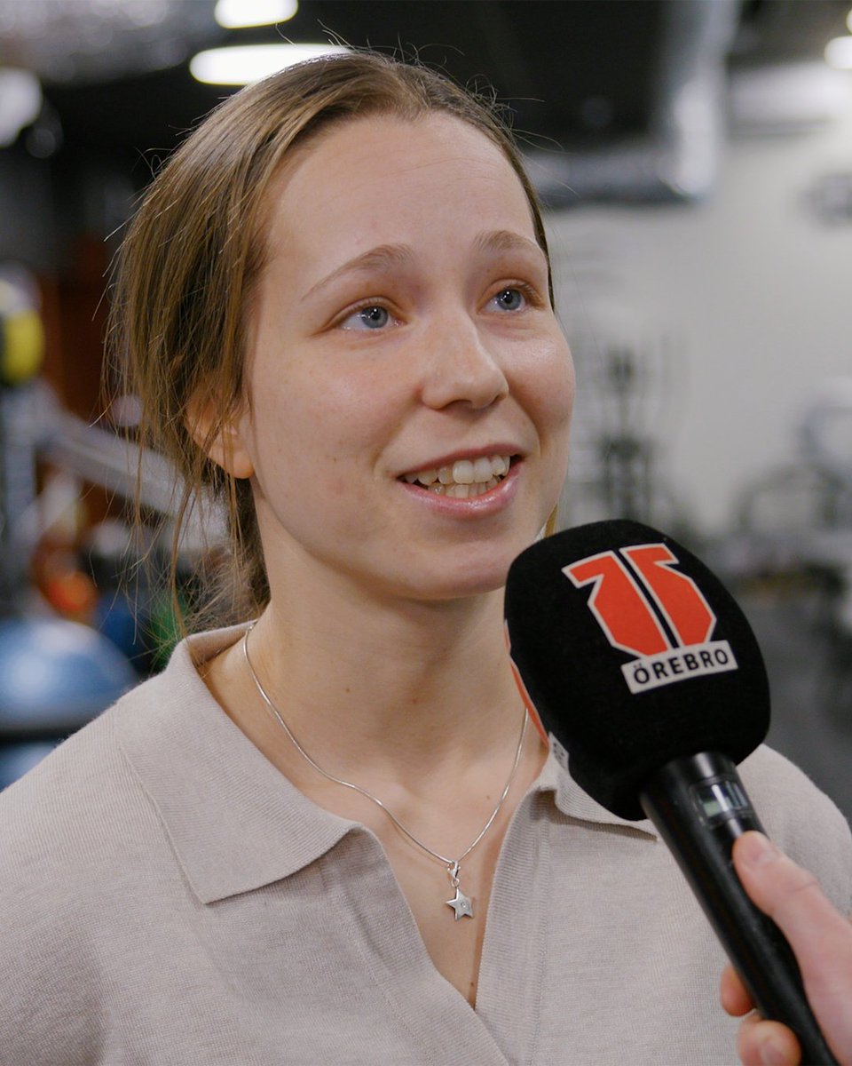 orebrohockey's tweet photo. "Har varit roligt att spela här i Behrn Arena"

Kajsa Armborg summerar säsongen efter helgens uttåg i slutspelet mot SDHL.

Se intervjun här: https://t.co/OTFQsuHApl https://t.co/NPlMpFxBN4