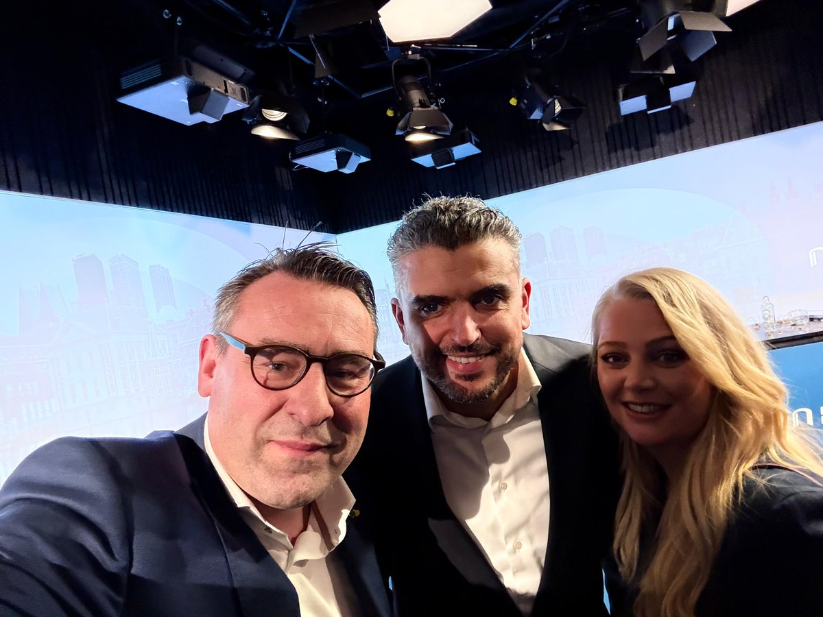 Lesley van Hilten tweet media