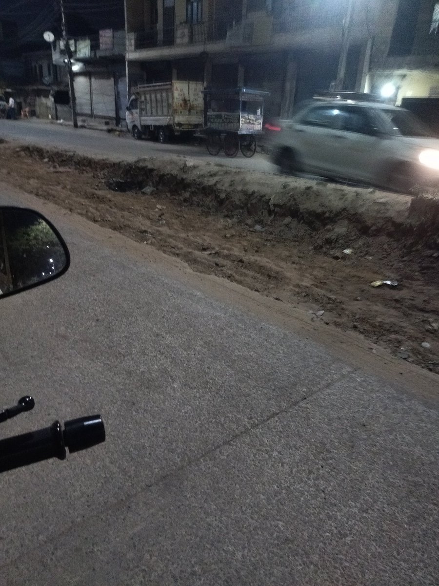 RakeshK32229480's tweet photo. Even perfect roads are dug up 
Corruption 100 percent https://t.co/WVnjGpXOa5