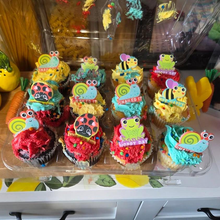 CraftyandBlue99's tweet photo. @Walmart Not a hoppy day. My groceries were left in the driveway and the cupcakes a mess. I tried to fix them. I know they will taste the same regardless but one reason I buy cupcakes from Walmart is the cute presentation. I keep the rings for crafting. https://t.co/1YUUoOA40n