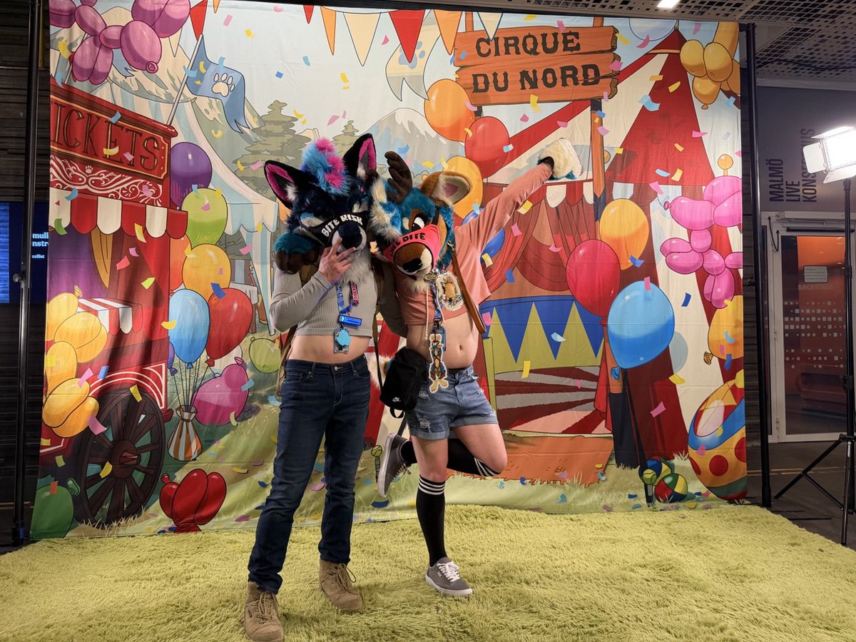 🍁 Teni Floof 🍁🔜VF tweet media